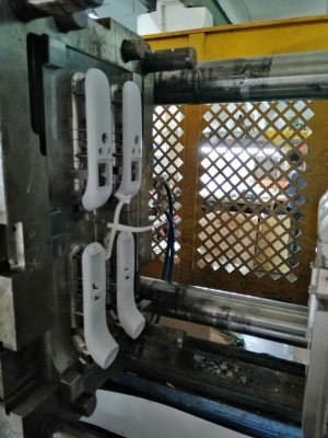 测温仪塑胶明博